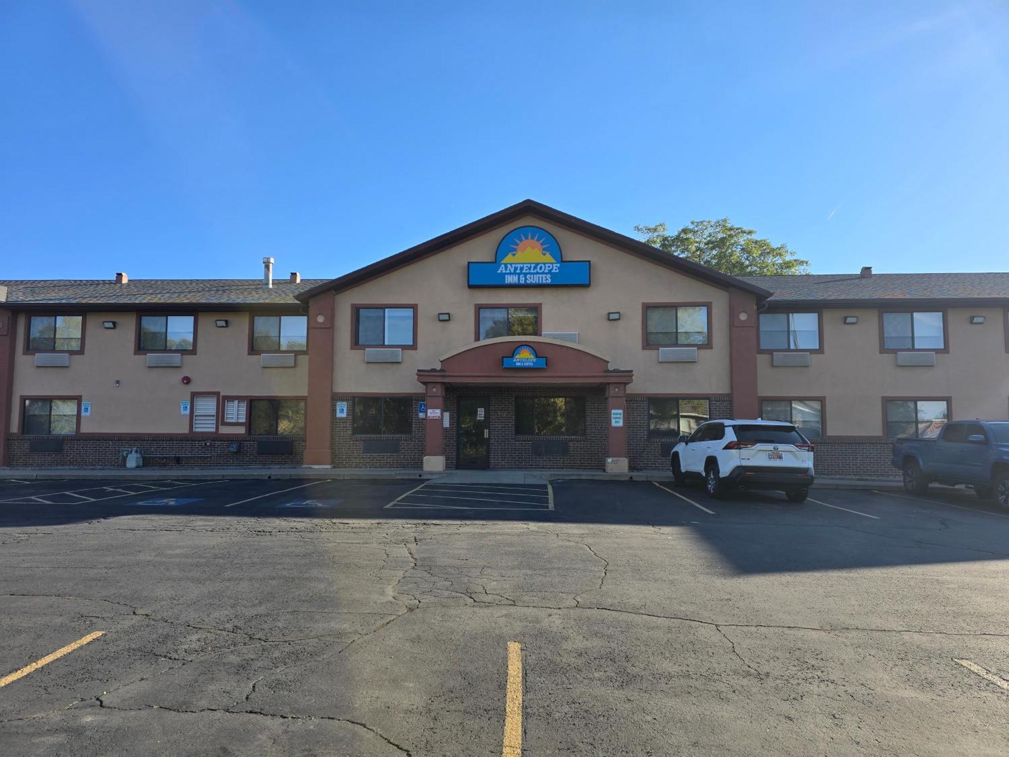 Antelope Inn & Suites Clearfield Buitenkant foto